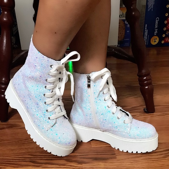 New white boots 5 & 8 left - Picture 2 of 11